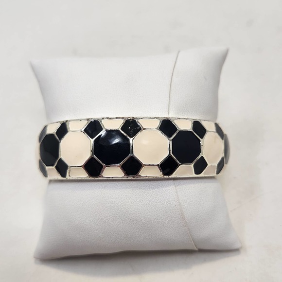 Black White Geometric Enamel Oval Clamper Bracelet Silver Tone Fashion Jewelry - Picture 2 of 6